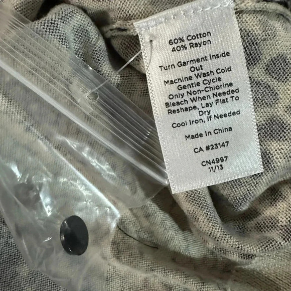 Talbots Silver & Black Damask Snake Print Button Down Cardigan Size M NWT - Picture 4 of 6